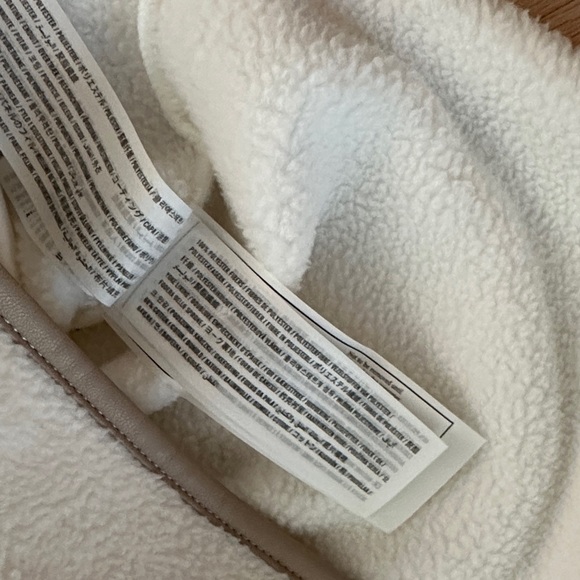 NWT Abercrombie & Fitch - Cream and Tan Quilted Asymmetrical Button Pullover - L - Picture 8 of 9